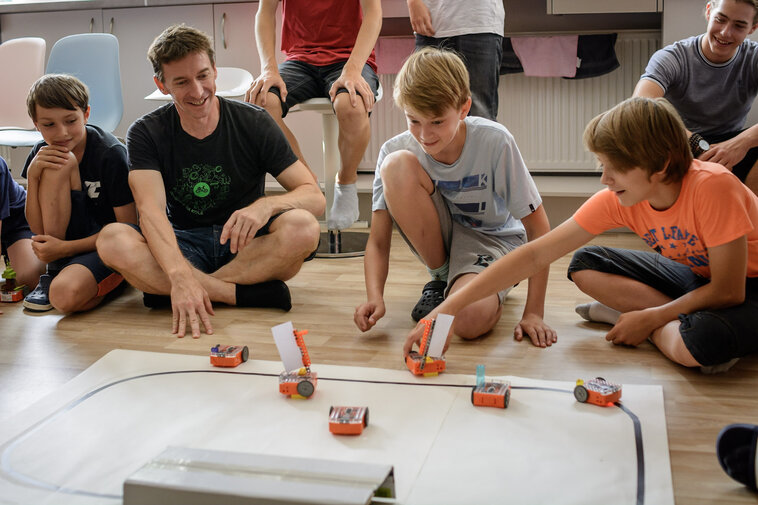 Pilot project at Montessori school with Edison robot