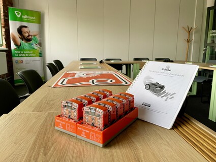 Edison do škol: Překlady, podpora učitelů a rozvoj informatiky v českých školách